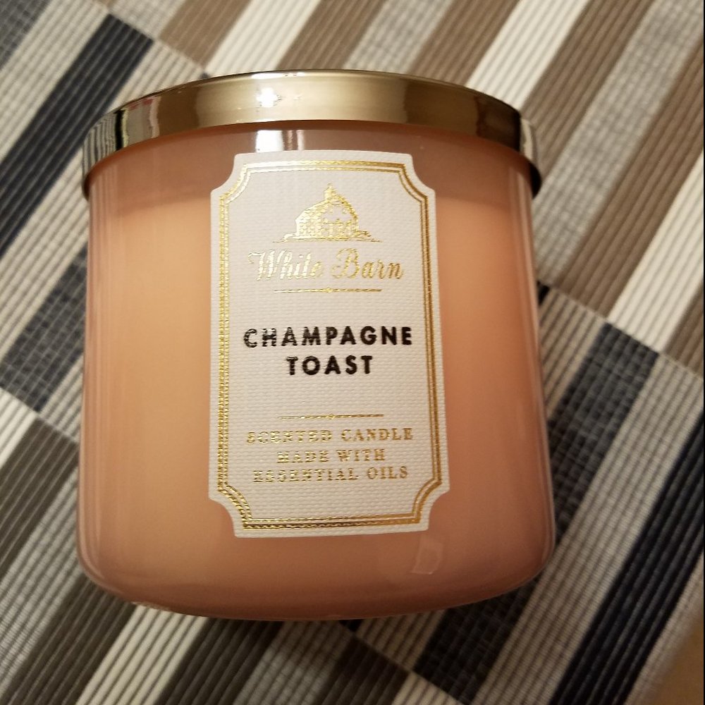 White Barn Champagne Toast 3-wick candle 14.05 oz